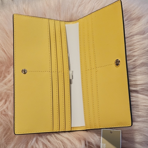 🆕️Michael Kors Golden Yellow Reed Large Logo Signature Leather Wallet - Picture 7 of 8